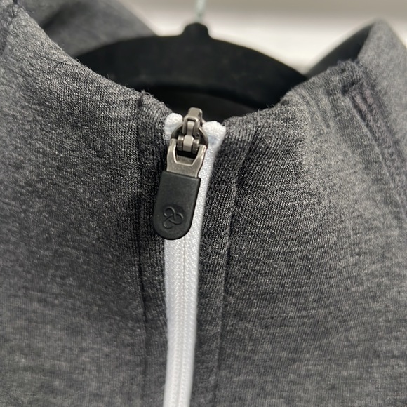 Zella medium Jacket - Picture 2 of 10